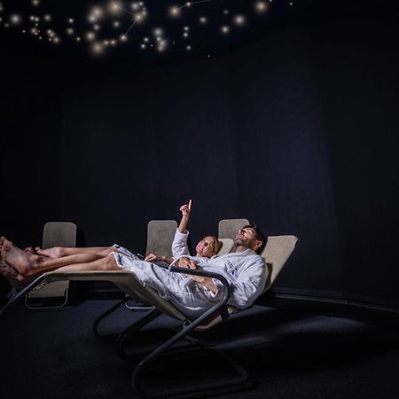 Thermenhotel Gesundheits-Бад Бухау Екстериор снимка