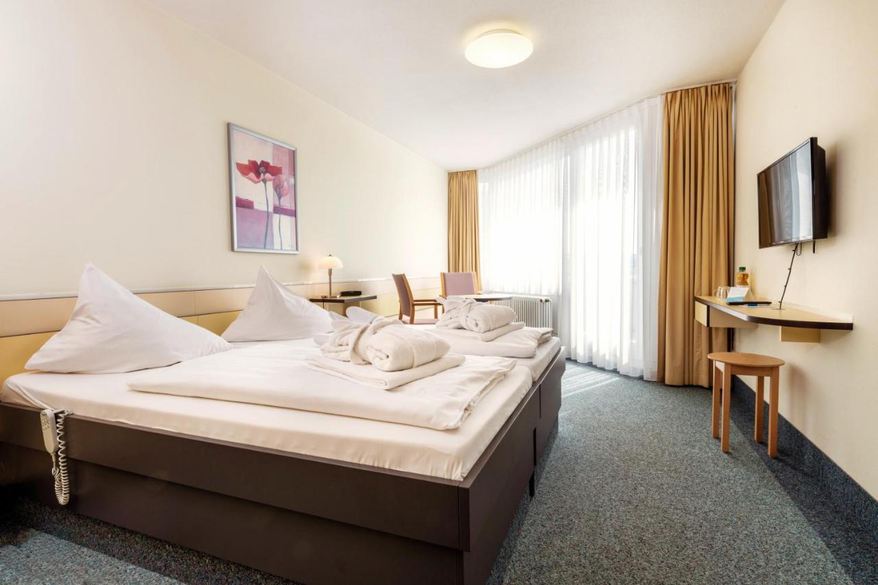 Thermenhotel Gesundheits-Бад Бухау Екстериор снимка