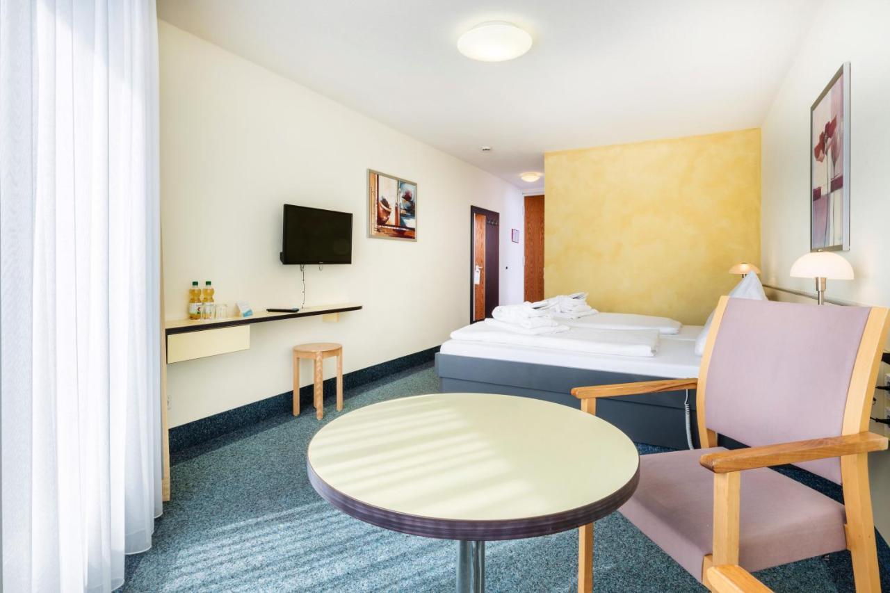 Thermenhotel Gesundheits-Бад Бухау Екстериор снимка