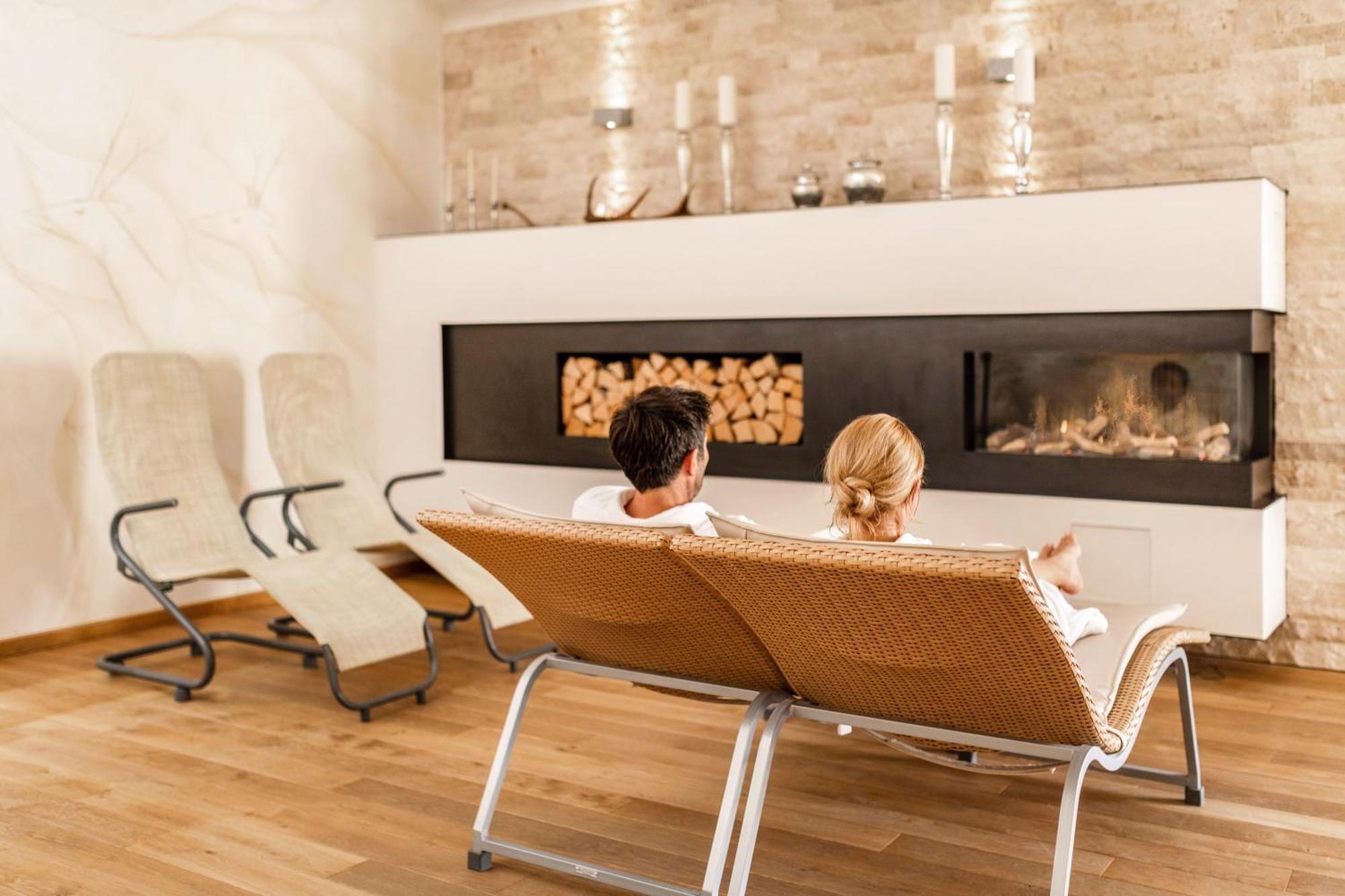 Thermenhotel Gesundheits-Бад Бухау Екстериор снимка